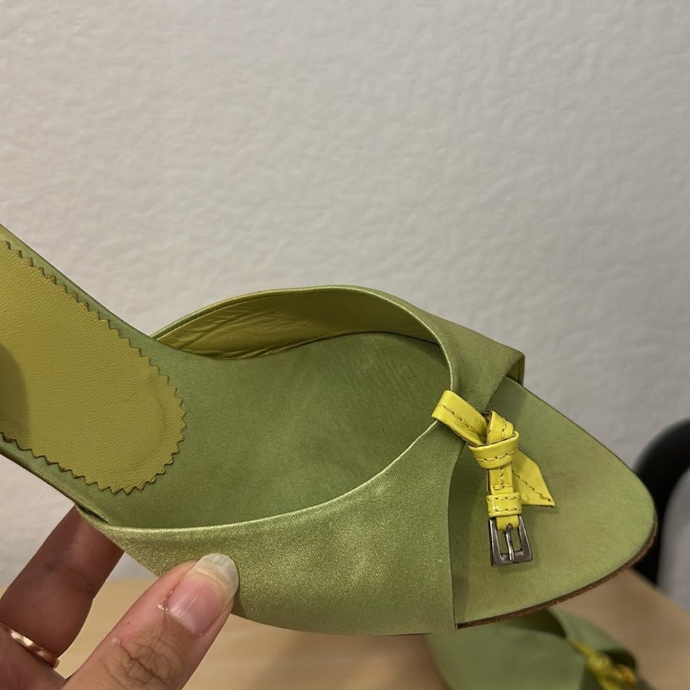 Prada green silk buckle kitten heels whimsical fairy core size 8 pointy toe - Picture 4 of 6